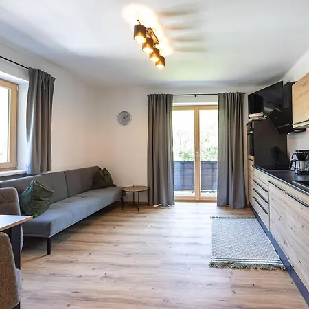 Schusterhaeusl * ראוריס