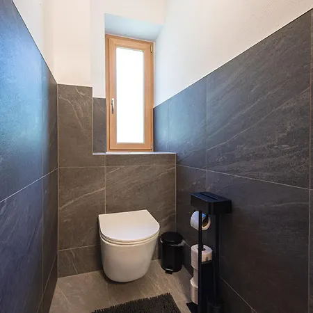 アパート Schusterhaeusl ラウリス