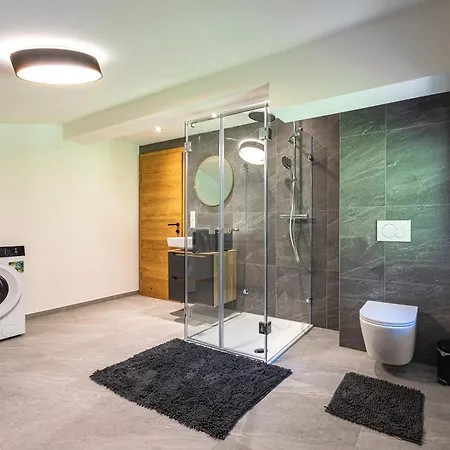 アパート Schusterhaeusl ラウリス