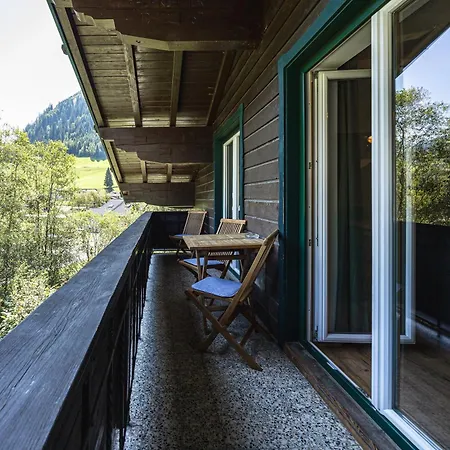 Schusterhaeusl * ラウリス