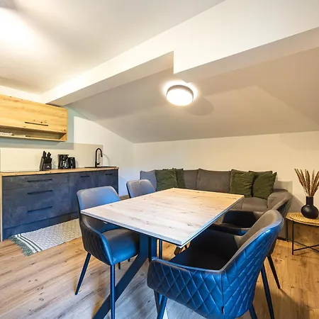 アパート Schusterhaeusl ラウリス