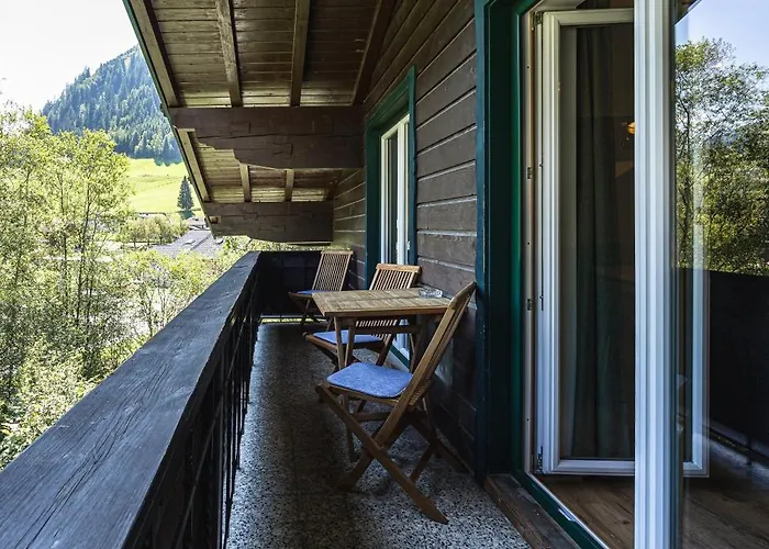 Schusterhaeusl * ראוריס